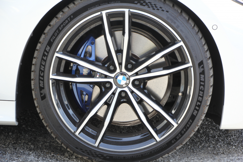 BMW 3シリーズ 330e Mｽﾎﾟｰﾂ ﾊｲﾗｲﾝ&ｲﾉﾍﾞｰｼｮﾝP PHEV ﾋｰﾀｰ黒革 真珠色 ﾚｰｻﾞｰLEDﾗｲﾄ ｼﾞｪｽﾁｬｰC ｵﾌﾟｼｮﾝ19AW Mspﾌﾞﾚｰｷ 360度ｶﾒﾗ HUD ﾌﾙｾｸﾞTV 追従ACC ｽﾃｱﾘﾝｸﾞｻﾎﾟｰﾄ Applecarplay ﾗﾝﾊﾞｰｻﾎﾟｰﾄ 2年保証