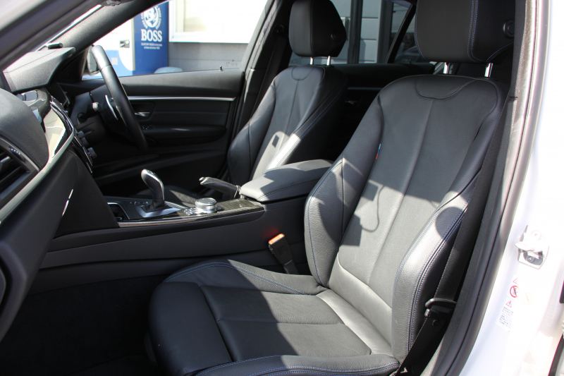 BMW 3シリーズ 320d Mｽﾎﾟｰﾂ 最終ﾓﾃﾞﾙ 8C新ｴﾝｼﾞﾝ ｻﾝﾙｰﾌ ﾋｰﾀｰ黒革 液晶ﾒｰﾀｰ 追従ACC LEDﾍｯﾄﾞﾗｲﾄ&ﾃｰﾙ ﾀｯﾁ画面対応HDDﾅﾋﾞBluetooth接続 Mﾊﾟﾌｫｰﾏﾝｽｽﾎﾟｲﾗｰ ﾚｰﾝﾁｪﾝｼﾞ警告 衝突軽減ﾌﾞﾚｰｷ 車線逸脱警告 歩行者警告 2年保証