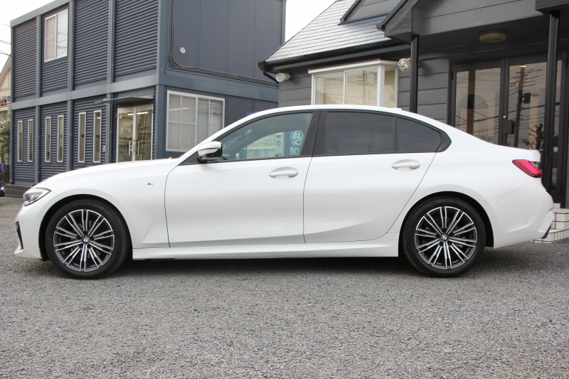 BMW 3シリーズ 320d Xdrive Mｽﾎﾟｰﾂ ﾊｲﾗｲﾝ ｺﾝﾌｫｰﾄP 4WD 真珠色 ﾋｰﾀｰ黒革 Pｱｼｽﾄﾌﾟﾗｽ 360度ｶﾒﾗ 電動ﾄﾗﾝｸ BMWﾗｲﾌﾞｺｯｸﾋﾟｯﾄﾞﾀｯﾁ画面ﾅﾋﾞApplecarplay対応 ﾜｲﾔﾚｽ充電 LEDﾍｯﾄﾞﾗｲﾄ ｵｰﾄﾊｲﾋﾞｰﾑ 追従ACC ｽﾃｱﾘﾝｸﾞｻﾎﾟｰﾄ ﾚｰﾝﾁｪﾝｼﾞ警告 2年保証