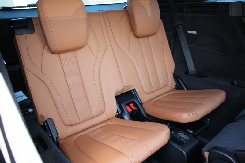 BMW X5 Xdrive35d Mｽﾎﾟｰﾂ ﾄﾞﾗｲﾋﾞﾝｸﾞﾀﾞｲﾅﾐｸｽP ｺﾝﾌｫｰﾄP 3列7人乗り 2列目電動ｼｰﾄ ｴｱｻｽ ﾊﾟﾉﾗﾏｻﾝR ｺﾆｬｯｸﾚｻﾞｰ ｺﾝﾌｫｰﾄｼｰﾄ ﾏｯｻｰｼﾞ&ﾍﾞﾝﾁﾚｰｼｮﾝ ｸﾗﾌﾃｯﾄﾞｸﾘｽﾀﾙﾌｨﾆｯｼｭ OP22AW LEDﾍｯﾄﾞﾗｲﾄ 360度ｶﾒﾗ 電動ﾄﾗﾝｸ 追ACC HUD2年保証