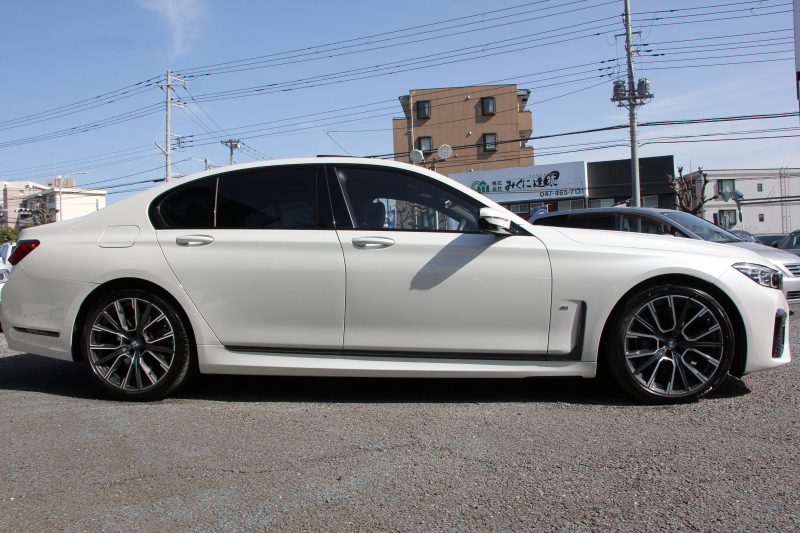 BMW 7シリーズ 740i Mｽﾎﾟｰﾂ ｲﾉﾍﾞｰｼｮﾝP 後期☆期間限定掲載 特選車☆ｻﾝﾙｰﾌ ﾚｰｻﾞｰﾗｲﾄ ﾓｶﾅｯﾊﾟﾚｻﾞｰ 全席ﾋｰﾀｰ&ﾍﾞﾝﾁﾚｰｼｮﾝ ｿﾌﾄｸﾛｰｽﾞﾄﾞｱ BMW ﾗｲﾌﾞｺｯｸﾋﾟｯﾄﾞApplecarplay 追従ACC ｽﾃｱﾘﾝｸﾞｻﾎﾟｰﾄ HUD ﾊｰﾏﾝｶｰﾄﾞﾝｻﾗｳﾝﾄﾞ真珠色 2年保証