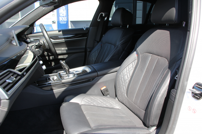 BMW 7シリーズ 740i Mｽﾎﾟｰﾂ ｲﾉﾍﾞｰｼｮﾝP 後期☆期間限定掲載 特選車☆3Ddesignｴｱﾛ ｻﾝﾙｰﾌ 全ﾋｰﾀｰ黒革 ﾍﾞﾝﾁﾚｰｼｮﾝ ｺﾝﾌｫｰﾄｼｰﾄ ﾚｰｻﾞｰﾗｲﾄ ﾃﾞｨｽﾌﾟﾚｲｷｰ ﾘﾓｰﾄP ﾊｰﾏﾝｶｰﾄﾞﾝ 全ﾄﾞｱｿﾌﾄｸﾛｰｽﾞﾗｲﾌﾞｺｯｸﾋﾟｯﾄ ｶｰﾌﾟﾚｲ 360度ｶﾒﾗ 追ACC HUD 2年保証