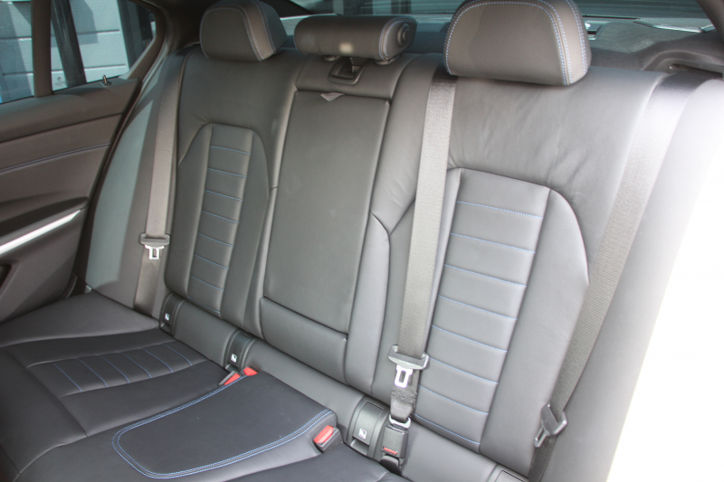 BMW 3シリーズ M340i Xdrive ｲﾉﾍﾞｰｼｮﾝP 4WD 387馬力 直6ﾀｰﾎﾞﾋｰﾀｰ黒革 ﾚｰｻﾞｰLEDﾗｲﾄ BBSRE-V7 19AW MSSｽﾌﾟﾘﾝｸﾞKIT  Mﾊﾟﾌｫｰﾏﾝｽﾌﾛﾝﾄｽﾎﾟｲﾗｰ ｱﾀﾞﾌﾟﾃｨﾌﾞMｻｽ HUD ｼﾞｪｽﾁｬｰｺﾝﾄﾛｰﾙ 360度ｶﾒﾗ 追従ACC ｽﾃｱﾘﾝｸﾞｻﾎﾟｰﾄ ﾊｰﾏﾝｶｰﾄﾞﾝｻﾗｳﾝﾄﾞ2年保証