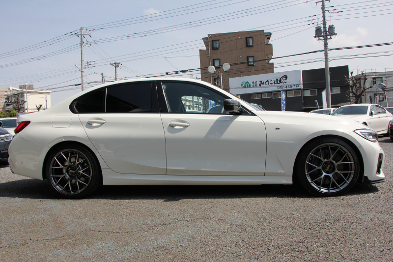 BMW 3シリーズ M340i Xdrive ｲﾉﾍﾞｰｼｮﾝP 4WD 387馬力 直6ﾀｰﾎﾞﾋｰﾀｰ黒革 ﾚｰｻﾞｰLEDﾗｲﾄ BBSRE-V7 19AW MSSｽﾌﾟﾘﾝｸﾞKIT  Mﾊﾟﾌｫｰﾏﾝｽﾌﾛﾝﾄｽﾎﾟｲﾗｰ ｱﾀﾞﾌﾟﾃｨﾌﾞMｻｽ HUD ｼﾞｪｽﾁｬｰｺﾝﾄﾛｰﾙ 360度ｶﾒﾗ 追従ACC ｽﾃｱﾘﾝｸﾞｻﾎﾟｰﾄ ﾊｰﾏﾝｶｰﾄﾞﾝｻﾗｳﾝﾄﾞ2年保証