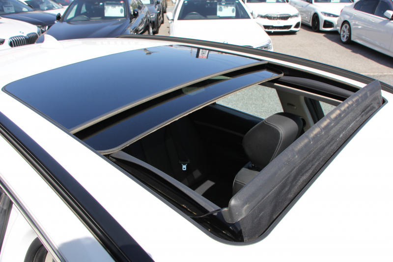 BMW 3シリーズ 320i ﾂｰﾘﾝｸﾞﾗｸﾞｼﾞｭｱﾘｰ LCI後期 新ｴﾝｼﾞﾝ ﾊﾟﾉﾗﾏｻﾝR ﾋｰﾀｰ黒革 LEDﾍｯﾄﾞﾗｲﾄ&ﾃｰﾙ TOPﾋﾞｭｰ&ｻｲﾄﾞﾋﾞｭｰｶﾒﾗ Pｱｼｽﾄ 追従ACC ﾚｰﾝC警告 衝突軽減ﾌﾞﾚｰｷ 車線逸脱&歩行者 警告ﾀｯﾁﾊﾟｯﾄﾞ対応HDDﾅﾋﾞBluetooth接続 Bｶﾒﾗ ｽﾏｰﾄｷｰ 電動ﾄﾗﾝｸ 2年保証