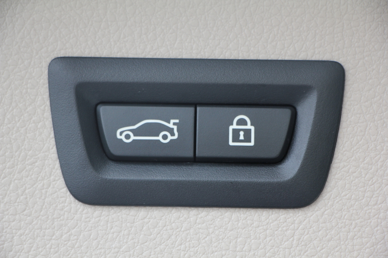 BMW 3シリーズ 320i ﾂｰﾘﾝｸﾞﾗｸﾞｼﾞｭｱﾘｰ LCI後期 新ｴﾝｼﾞﾝ ﾊﾟﾉﾗﾏｻﾝR ﾋｰﾀｰ黒革 LEDﾍｯﾄﾞﾗｲﾄ&ﾃｰﾙ TOPﾋﾞｭｰ&ｻｲﾄﾞﾋﾞｭｰｶﾒﾗ Pｱｼｽﾄ 追従ACC ﾚｰﾝC警告 衝突軽減ﾌﾞﾚｰｷ 車線逸脱&歩行者 警告ﾀｯﾁﾊﾟｯﾄﾞ対応HDDﾅﾋﾞBluetooth接続 Bｶﾒﾗ ｽﾏｰﾄｷｰ 電動ﾄﾗﾝｸ 2年保証