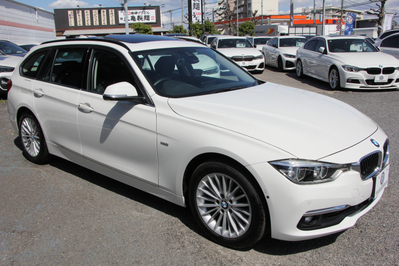 BMW 3シリーズ 320i ﾂｰﾘﾝｸﾞﾗｸﾞｼﾞｭｱﾘｰ LCI後期 新ｴﾝｼﾞﾝ ﾊﾟﾉﾗﾏｻﾝR ﾋｰﾀｰ黒革 LEDﾍｯﾄﾞﾗｲﾄ&ﾃｰﾙ TOPﾋﾞｭｰ&ｻｲﾄﾞﾋﾞｭｰｶﾒﾗ Pｱｼｽﾄ 追従ACC ﾚｰﾝC警告 衝突軽減ﾌﾞﾚｰｷ 車線逸脱&歩行者 警告ﾀｯﾁﾊﾟｯﾄﾞ対応HDDﾅﾋﾞBluetooth接続 Bｶﾒﾗ ｽﾏｰﾄｷｰ 電動ﾄﾗﾝｸ 2年保証