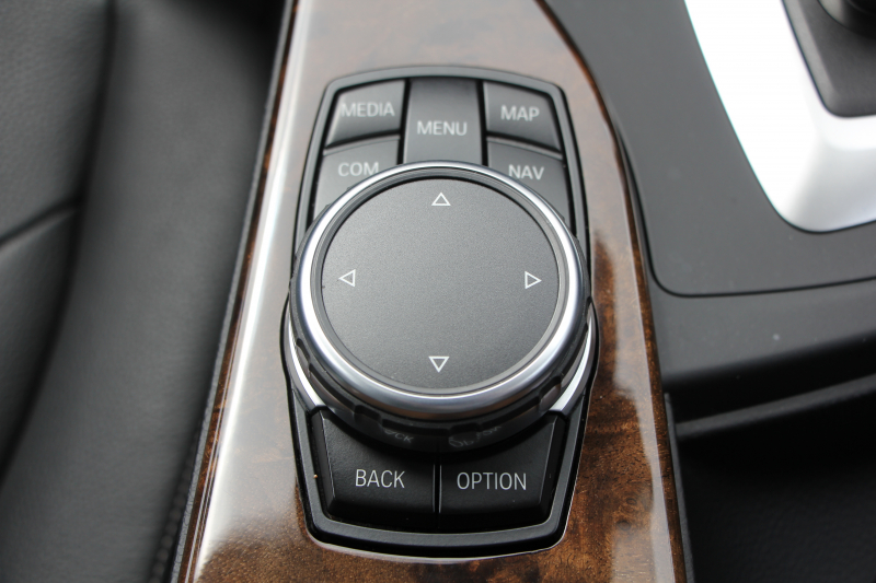 BMW 3シリーズ 320i ﾂｰﾘﾝｸﾞﾗｸﾞｼﾞｭｱﾘｰ LCI後期 新ｴﾝｼﾞﾝ ﾊﾟﾉﾗﾏｻﾝR ﾋｰﾀｰ黒革 LEDﾍｯﾄﾞﾗｲﾄ&ﾃｰﾙ TOPﾋﾞｭｰ&ｻｲﾄﾞﾋﾞｭｰｶﾒﾗ Pｱｼｽﾄ 追従ACC ﾚｰﾝC警告 衝突軽減ﾌﾞﾚｰｷ 車線逸脱&歩行者 警告ﾀｯﾁﾊﾟｯﾄﾞ対応HDDﾅﾋﾞBluetooth接続 Bｶﾒﾗ ｽﾏｰﾄｷｰ 電動ﾄﾗﾝｸ 2年保証