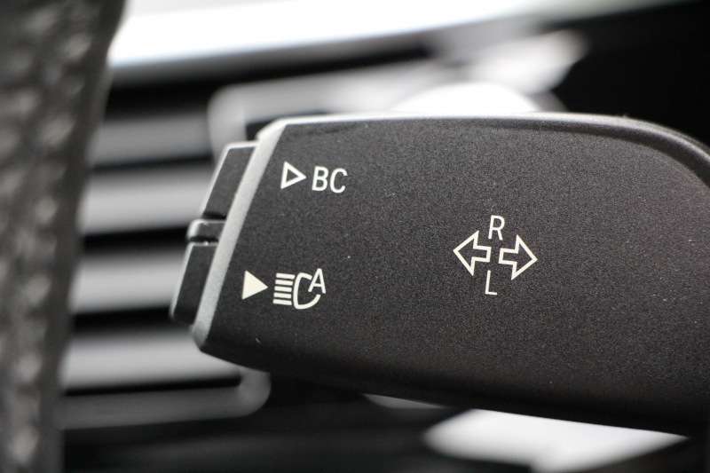 BMW 5シリーズ 530i Mｽﾎﾟｰﾂ ﾃﾞﾋﾞｭｰP 1ｵ-ﾅ 252馬力 全席ﾋｰﾀｰ黒革 HUD ｼﾞｪｽﾁｬｰC ｿﾌﾄｸﾛｰｽﾞﾄﾞｱ 追従ACC ｽﾃｱﾘﾝｸﾞｻﾎﾟｰﾄ LEDﾍｯﾄﾞﾗｲﾄ ﾊｲﾋﾞｰﾑｱｼｽﾄ ﾀｯﾁ画面HDDﾅﾋﾞTV 360度ｶﾒﾗ Pｱｼｽﾄﾌﾟﾗｽ 電動ﾄﾗﾝｸ 2年保証