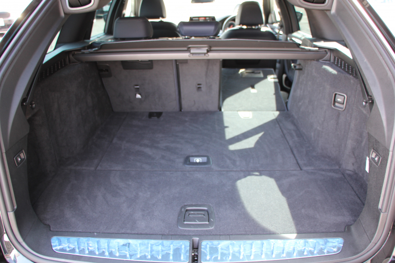 BMW 5シリーズ 530i ﾂｰﾘﾝｸﾞｴﾃﾞｨｼｮﾝﾐｯｼｮﾝｲﾝﾎﾟｯｼﾌﾞﾙ 特別仕様車 高出力 ﾅｲﾄﾌﾞﾙｰﾚｻﾞｰ ｱﾀﾞﾌﾟﾃｨﾌﾞｻｽ HUD ﾊｰﾏﾝｶｰﾄﾞﾝ ACC ｽﾃｱﾘﾝｸﾞｻﾎﾟｰﾄ ﾀｯﾁ画面HDDﾅﾋﾞTV LEDﾍｯﾄﾞﾗｲﾄ ｵｰﾄﾊｲﾋﾞｰﾑ 電動ﾄﾗﾝｸ 360度ｶﾒﾗ 全席ﾋｰﾀｰ ﾌﾞﾗｯｸ19AW 2年保証