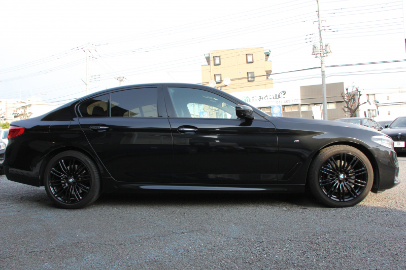 BMW 5シリーズ 530i ｴﾃﾞｨｼｮﾝﾐｯｼｮﾝｲﾝﾎﾟｯｼﾌﾞﾙ 特別仕様車 高出力 ﾅｲﾄﾌﾞﾙｰﾚｻﾞｰ ｱﾀﾞﾌﾟﾃｨﾌﾞｻｽ HUD ﾊｰﾏﾝｶｰﾄﾞﾝ 追従ACC ｽﾃｱﾘﾝｸﾞｻﾎﾟｰﾄ ﾀｯﾁ画面HDDﾅﾋﾞTV LEDﾍｯﾄﾞﾗｲﾄ ｵｰﾄﾊｲﾋﾞｰﾑ 電動ﾄﾗﾝｸ 360度ｶﾒﾗ 全席ﾋｰﾀｰ ﾌﾞﾗｯｸ19AW 2年保証