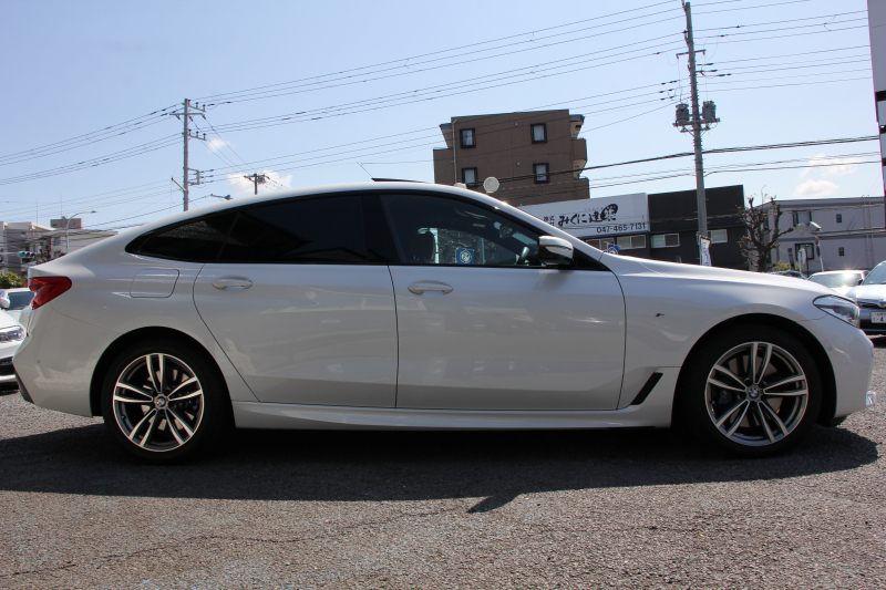 BMW 6シリーズ 630i ｸﾞﾗﾝﾂｰﾘｽﾓ Mｽﾎﾟｰﾂ ｺﾝﾌｫｰﾄP 真珠色 ﾊﾟﾉﾗﾏｻﾝR ｺﾆｬｯｸﾚｻﾞｰ 全席ﾋｰﾀｰ ﾌﾛﾝﾄﾏｯｻｰｼﾞ&ﾍﾞﾝﾁﾚｰｼｮﾝ ﾘｱ電動可倒調整 ﾊｰﾏﾝｶｰﾄﾞﾝ 追従ACC HUD LEDﾍｯﾄﾞﾗｲﾄ 4ｿﾞｰﾝｴｱｺﾝ 360度ｶﾒﾗ ｿﾌﾄｸﾛｰｽﾞﾄﾞｱ ﾀｯﾁ画面ﾅﾋﾞ電動ﾄﾗﾝｸ 2年保証