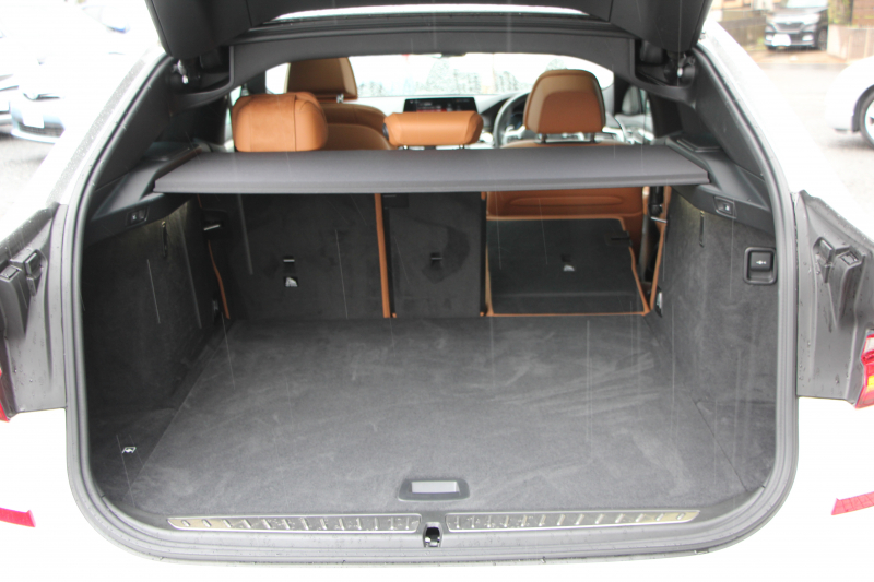 BMW 6シリーズ 630i ｸﾞﾗﾝﾂｰﾘｽﾓ Mｽﾎﾟｰﾂ ｺﾝﾌｫｰﾄP 真珠色 ﾊﾟﾉﾗﾏｻﾝR ｺﾆｬｯｸﾚｻﾞｰ 全席ﾋｰﾀｰ ﾌﾛﾝﾄﾏｯｻｰｼﾞ&ﾍﾞﾝﾁﾚｰｼｮﾝ ﾘｱ電動可倒調整 ﾊｰﾏﾝｶｰﾄﾞﾝ 追従ACC HUD LEDﾍｯﾄﾞﾗｲﾄ 4ｿﾞｰﾝｴｱｺﾝ 360度ｶﾒﾗ ｿﾌﾄｸﾛｰｽﾞﾄﾞｱ ﾀｯﾁ画面ﾅﾋﾞ電動ﾄﾗﾝｸ 2年保証