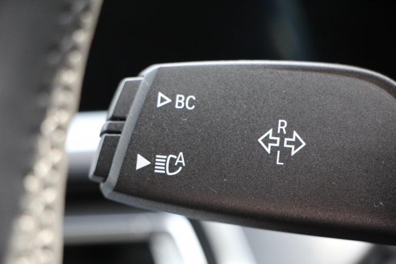 BMW 3シリーズ 320i Mｽﾎﾟｰﾂ ﾃﾞﾋﾞｭｰ&ｺﾝﾌｫｰﾄP ﾋｰﾀｰ黒革 19AW HUD BMWﾗｲﾌﾞｺｯｸﾋﾟｯﾄﾞﾀｯﾁﾊﾟﾈﾙ対応HDDﾅﾋﾞApplecarplay対応 電動ﾄﾗﾝｸ LEDﾍｯﾄﾞﾗｲﾄ LEDﾌｫｸﾞPｱｼｽﾄ 追従ACC ｽﾃｱﾘﾝｸﾞｻﾎﾟｰﾄ Hifiｽﾋﾟｰｶｰ 2年保証