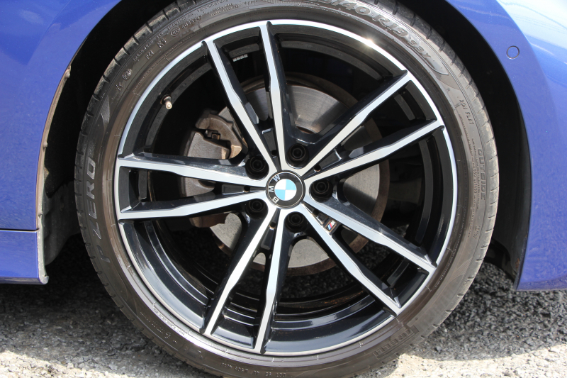 BMW 3シリーズ 320i Mｽﾎﾟｰﾂ ﾃﾞﾋﾞｭｰ&ｺﾝﾌｫｰﾄP ﾋｰﾀｰ黒革 19AW HUD BMWﾗｲﾌﾞｺｯｸﾋﾟｯﾄﾞﾀｯﾁﾊﾟﾈﾙ対応HDDﾅﾋﾞApplecarplay対応 電動ﾄﾗﾝｸ LEDﾍｯﾄﾞﾗｲﾄ LEDﾌｫｸﾞPｱｼｽﾄ 追従ACC ｽﾃｱﾘﾝｸﾞｻﾎﾟｰﾄ Hifiｽﾋﾟｰｶｰ 2年保証