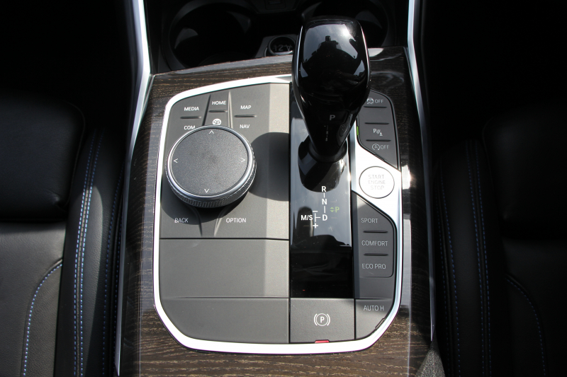 BMW 3シリーズ 320i Mｽﾎﾟｰﾂ ﾃﾞﾋﾞｭｰ&ｺﾝﾌｫｰﾄP ﾋｰﾀｰ黒革 19AW HUD BMWﾗｲﾌﾞｺｯｸﾋﾟｯﾄﾞﾀｯﾁﾊﾟﾈﾙ対応HDDﾅﾋﾞApplecarplay対応 電動ﾄﾗﾝｸ LEDﾍｯﾄﾞﾗｲﾄ LEDﾌｫｸﾞPｱｼｽﾄ 追従ACC ｽﾃｱﾘﾝｸﾞｻﾎﾟｰﾄ Hifiｽﾋﾟｰｶｰ 2年保証