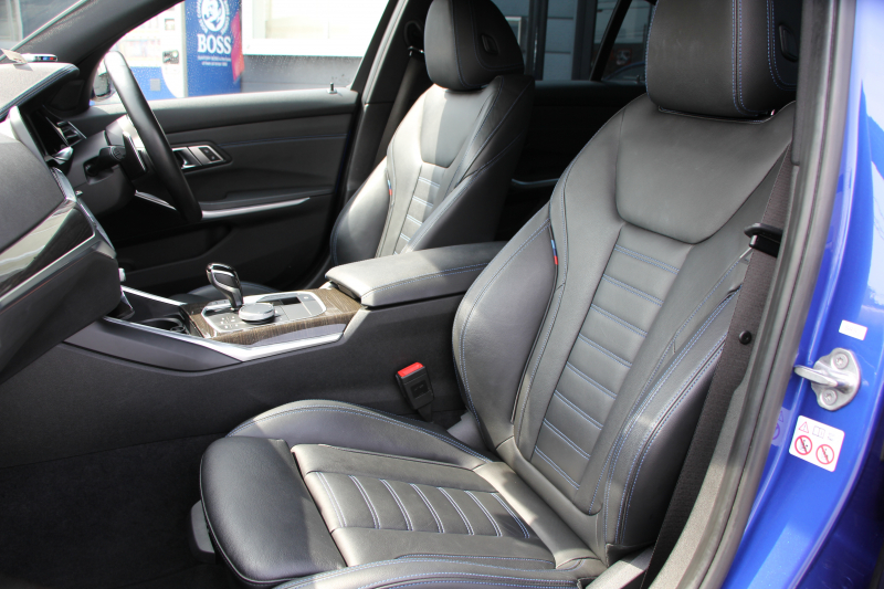 BMW 3シリーズ 320i Mｽﾎﾟｰﾂ ﾃﾞﾋﾞｭｰ&ｺﾝﾌｫｰﾄP ﾋｰﾀｰ黒革 19AW HUD BMWﾗｲﾌﾞｺｯｸﾋﾟｯﾄﾞﾀｯﾁﾊﾟﾈﾙ対応HDDﾅﾋﾞApplecarplay対応 電動ﾄﾗﾝｸ LEDﾍｯﾄﾞﾗｲﾄ LEDﾌｫｸﾞPｱｼｽﾄ 追従ACC ｽﾃｱﾘﾝｸﾞｻﾎﾟｰﾄ Hifiｽﾋﾟｰｶｰ 2年保証