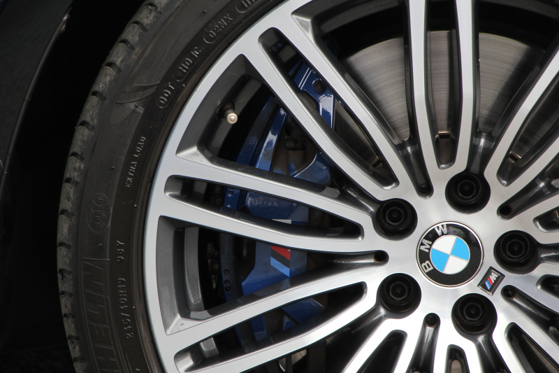 BMW 5シリーズ 540i Mｽﾎﾟｰﾂ ｲﾉﾍﾞｰｼｮﾝP 後輪駆動 1ｵ-ﾅ ｻﾝﾙｰﾌ 全席ﾋｰﾀｰ黒革 直6ﾀｰﾎﾞ340馬力 ｱﾀﾞﾌﾟﾃｨﾌﾞｻｽ ﾊｰﾏﾝｶｰﾄﾞﾝ HUD ﾃﾞｨｽﾌﾟﾚｲｷｰ ﾘﾓｰﾄﾊﾟｰｷﾝｸﾞｼﾞｪｽﾁｬｰC ﾜｲﾔﾚｽ充電 4ｿﾞｰﾝｴｱｺﾝ 追従ACC LEDﾍｯﾄﾞﾗｲﾄ ｵｰﾄﾊｲﾋﾞｰﾑ 2年保証