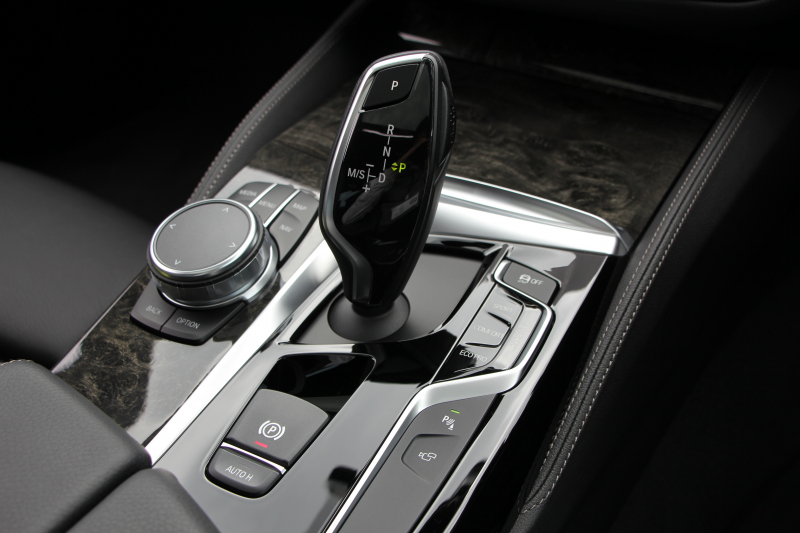 BMW 5シリーズ 540i Mｽﾎﾟｰﾂ ｲﾉﾍﾞｰｼｮﾝP 後輪駆動 1ｵ-ﾅ ｻﾝﾙｰﾌ 全席ﾋｰﾀｰ黒革 直6ﾀｰﾎﾞ340馬力 ｱﾀﾞﾌﾟﾃｨﾌﾞｻｽ ﾊｰﾏﾝｶｰﾄﾞﾝ HUD ﾃﾞｨｽﾌﾟﾚｲｷｰ ﾘﾓｰﾄﾊﾟｰｷﾝｸﾞｼﾞｪｽﾁｬｰC ﾜｲﾔﾚｽ充電 4ｿﾞｰﾝｴｱｺﾝ 追従ACC LEDﾍｯﾄﾞﾗｲﾄ ｵｰﾄﾊｲﾋﾞｰﾑ 2年保証