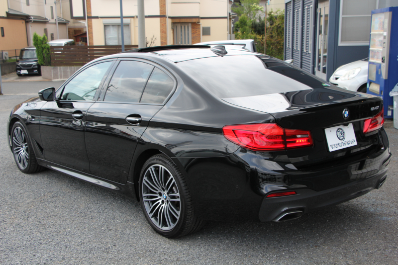 BMW 5シリーズ 540i Mｽﾎﾟｰﾂ ｲﾉﾍﾞｰｼｮﾝP 後輪駆動 1ｵ-ﾅ ｻﾝﾙｰﾌ 全席ﾋｰﾀｰ黒革 直6ﾀｰﾎﾞ340馬力 ｱﾀﾞﾌﾟﾃｨﾌﾞｻｽ ﾊｰﾏﾝｶｰﾄﾞﾝ HUD ﾃﾞｨｽﾌﾟﾚｲｷｰ ﾘﾓｰﾄﾊﾟｰｷﾝｸﾞｼﾞｪｽﾁｬｰC ﾜｲﾔﾚｽ充電 4ｿﾞｰﾝｴｱｺﾝ 追従ACC LEDﾍｯﾄﾞﾗｲﾄ ｵｰﾄﾊｲﾋﾞｰﾑ 2年保証