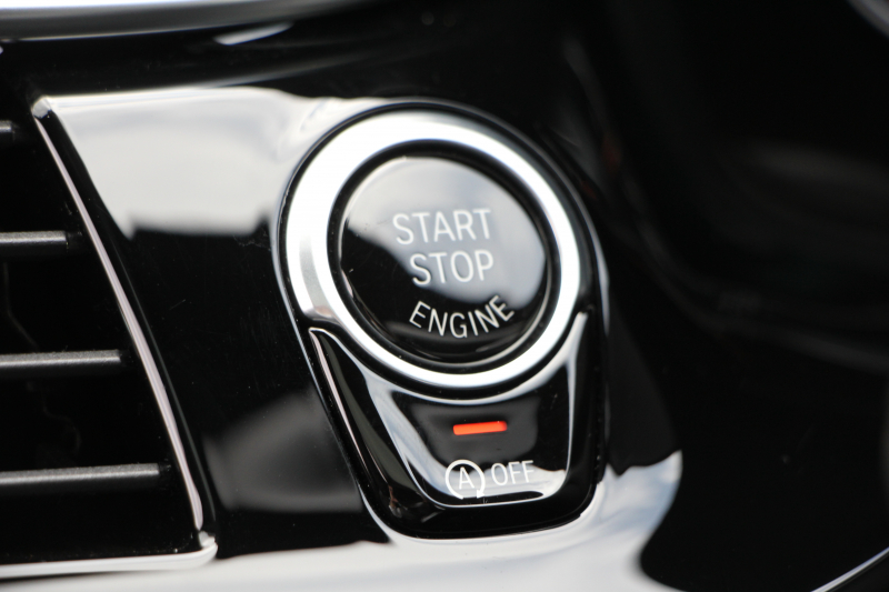 BMW 5シリーズ 540i Mｽﾎﾟｰﾂ ｲﾉﾍﾞｰｼｮﾝP 後輪駆動 1ｵ-ﾅ ｻﾝﾙｰﾌ 全席ﾋｰﾀｰ黒革 直6ﾀｰﾎﾞ340馬力 ｱﾀﾞﾌﾟﾃｨﾌﾞｻｽ ﾊｰﾏﾝｶｰﾄﾞﾝ HUD ﾃﾞｨｽﾌﾟﾚｲｷｰ ﾘﾓｰﾄﾊﾟｰｷﾝｸﾞｼﾞｪｽﾁｬｰC ﾜｲﾔﾚｽ充電 4ｿﾞｰﾝｴｱｺﾝ 追従ACC LEDﾍｯﾄﾞﾗｲﾄ ｵｰﾄﾊｲﾋﾞｰﾑ 2年保証