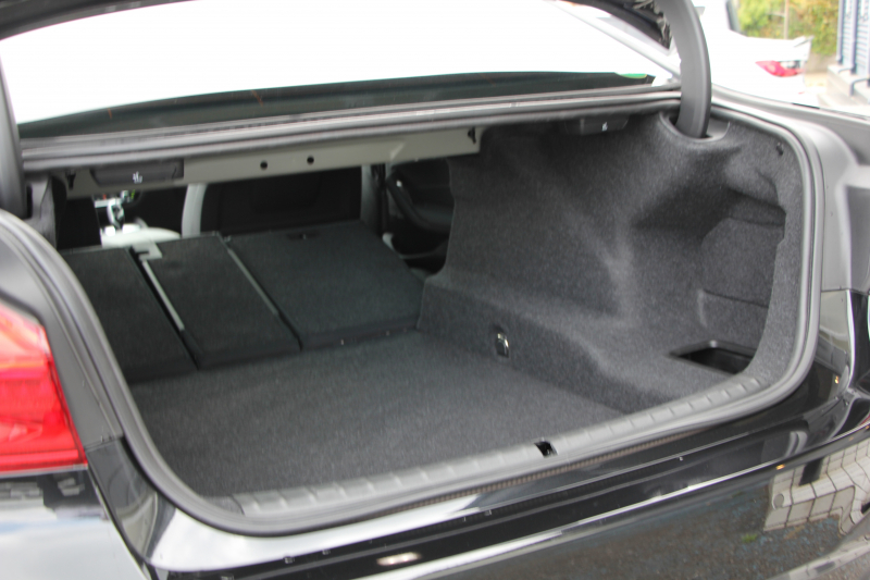 BMW 5シリーズ 540i Mｽﾎﾟｰﾂ ｲﾉﾍﾞｰｼｮﾝP 後輪駆動 1ｵ-ﾅ ｻﾝﾙｰﾌ 全席ﾋｰﾀｰ黒革 直6ﾀｰﾎﾞ340馬力 ｱﾀﾞﾌﾟﾃｨﾌﾞｻｽ ﾊｰﾏﾝｶｰﾄﾞﾝ HUD ﾃﾞｨｽﾌﾟﾚｲｷｰ ﾘﾓｰﾄﾊﾟｰｷﾝｸﾞｼﾞｪｽﾁｬｰC ﾜｲﾔﾚｽ充電 4ｿﾞｰﾝｴｱｺﾝ 追従ACC LEDﾍｯﾄﾞﾗｲﾄ ｵｰﾄﾊｲﾋﾞｰﾑ 2年保証