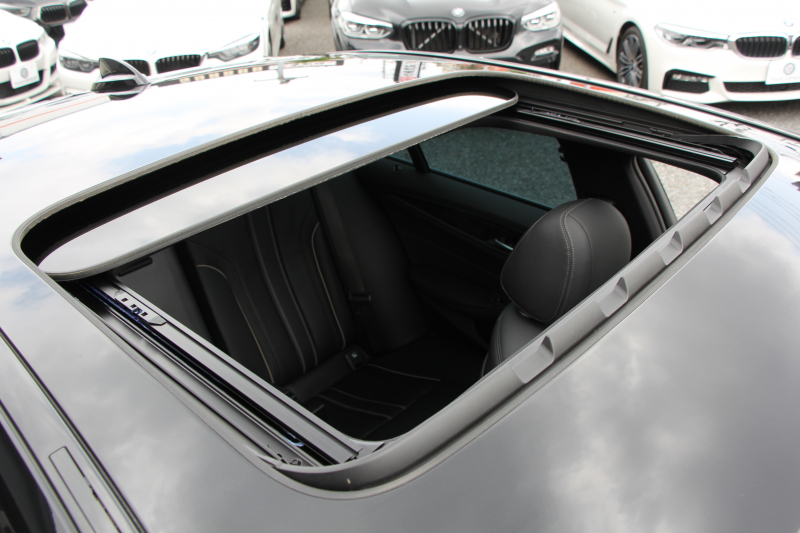 BMW 5シリーズ 540i Mｽﾎﾟｰﾂ ｲﾉﾍﾞｰｼｮﾝP 後輪駆動 1ｵ-ﾅ ｻﾝﾙｰﾌ 全席ﾋｰﾀｰ黒革 直6ﾀｰﾎﾞ340馬力 ｱﾀﾞﾌﾟﾃｨﾌﾞｻｽ ﾊｰﾏﾝｶｰﾄﾞﾝ HUD ﾃﾞｨｽﾌﾟﾚｲｷｰ ﾘﾓｰﾄﾊﾟｰｷﾝｸﾞｼﾞｪｽﾁｬｰC ﾜｲﾔﾚｽ充電 4ｿﾞｰﾝｴｱｺﾝ 追従ACC LEDﾍｯﾄﾞﾗｲﾄ ｵｰﾄﾊｲﾋﾞｰﾑ 2年保証