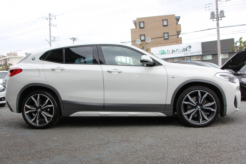BMW X2 Xdrive20i MｽﾎﾟｰﾂX ﾃﾞﾋﾞｭｰP 4WD ﾊｲﾗｲﾝ ｺﾝﾌｫｰﾄP 追従ACC HUD ﾋｰﾀｰ黒革 電動ｼｰﾄ ｵﾌﾟｼｮﾝ20AW Mﾘｱｽﾎﾟｲﾗｰ ﾀｯﾁ画面HDDﾅﾋﾞBｶﾒﾗ Pｱｼｽﾄ CD&DVD再生可能 Bluetooth接続 電動ﾄﾗﾝｸ LEDﾍｯﾄﾞﾗｲﾄ ｽﾏｰﾄｷｰ 8速AT 2年保証