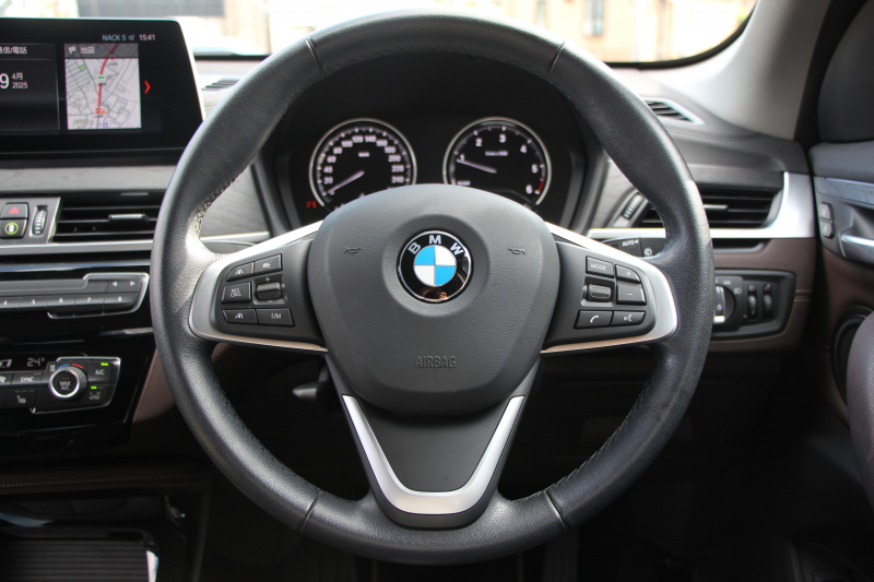 BMW X1 Xdrive18d Xﾗｲﾝ ﾊｲﾗｲﾝ&ｺﾝﾌｫｰﾄP 1ｵ-ﾅ LCI後期 ﾌｪｲｽﾘﾌﾄ後 真珠色 ﾋｰﾀｰ付ﾓｶﾚｻﾞｰ 追従ACC 電動ｼｰﾄ LEDﾍｯﾄﾞﾗｲﾄ 電動ﾄﾗﾝｸ ﾀｯﾁ画面ﾅﾋﾞ衝突軽減ﾌﾞﾚｰｷ 車線逸脱警告 歩行者警告 18AW ｳｯﾄﾞﾊﾟﾈﾙ 2年保証