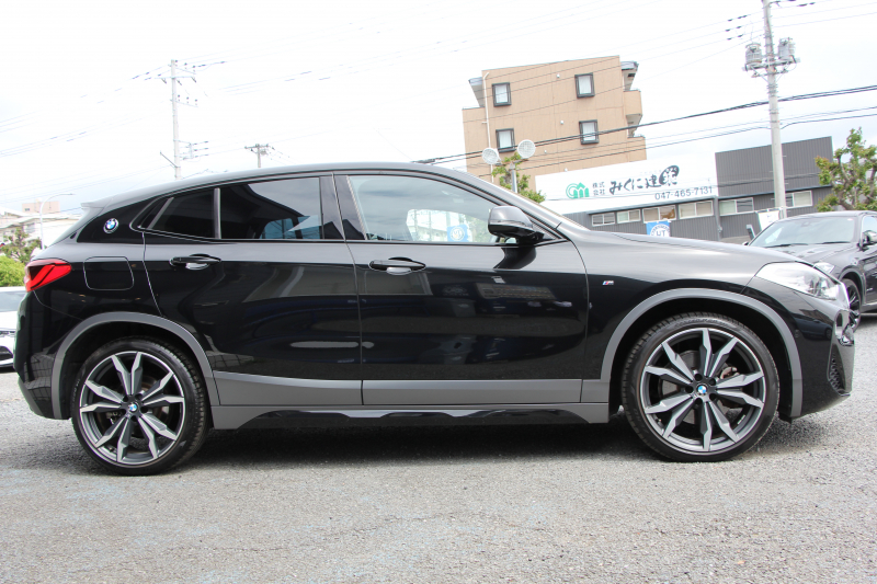 BMW X2 Xdrive20i MｽﾎﾟｰﾂX ﾃﾞﾋﾞｭｰP 4WD ﾊｲﾗｲﾝ ｺﾝﾌｫｰﾄP 追従ACC HUD ﾋｰﾀｰ黒革 電動ｼｰﾄ ｵﾌﾟｼｮﾝ20AW Mﾘｱｽﾎﾟｲﾗｰ ﾀｯﾁ画面HDDﾅﾋﾞBｶﾒﾗ Pｱｼｽﾄ CD&DVD再生可能 Bluetooth接続 電動ﾄﾗﾝｸ LEDﾍｯﾄﾞﾗｲﾄ ｽﾏｰﾄｷｰ 8速AT 2年保証