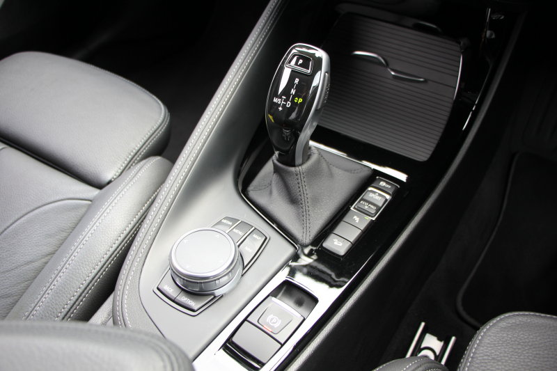 BMW X2 Xdrive20i MｽﾎﾟｰﾂX ﾃﾞﾋﾞｭｰP 4WD ﾊｲﾗｲﾝ ｺﾝﾌｫｰﾄP 追従ACC HUD ﾋｰﾀｰ黒革 電動ｼｰﾄ ｵﾌﾟｼｮﾝ20AW Mﾘｱｽﾎﾟｲﾗｰ ﾀｯﾁ画面HDDﾅﾋﾞBｶﾒﾗ Pｱｼｽﾄ CD&DVD再生可能 Bluetooth接続 電動ﾄﾗﾝｸ LEDﾍｯﾄﾞﾗｲﾄ ｽﾏｰﾄｷｰ 8速AT 2年保証