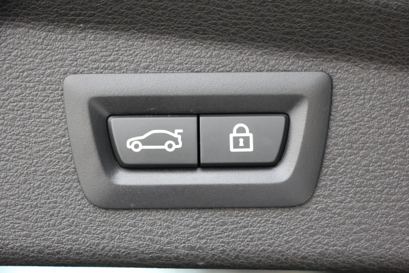 BMW X2 Xdrive20i MｽﾎﾟｰﾂX ﾃﾞﾋﾞｭｰP 4WD ﾊｲﾗｲﾝ ｺﾝﾌｫｰﾄP 追従ACC HUD ﾋｰﾀｰ黒革 電動ｼｰﾄ ｵﾌﾟｼｮﾝ20AW Mﾘｱｽﾎﾟｲﾗｰ ﾀｯﾁ画面HDDﾅﾋﾞBｶﾒﾗ Pｱｼｽﾄ CD&DVD再生可能 Bluetooth接続 電動ﾄﾗﾝｸ LEDﾍｯﾄﾞﾗｲﾄ ｽﾏｰﾄｷｰ 8速AT 2年保証