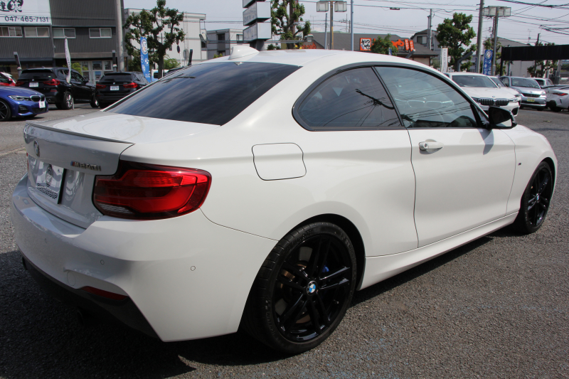 BMW 2シリーズ M240iｸｰﾍﾟ後期 340馬力 B58新ｴﾝｼﾞﾝ ﾋｰﾀｰ赤革 ｱﾀﾞﾌﾟﾃｨﾌﾞMｻｽ 追従ACC LEDﾍｯﾄﾞﾗｲﾄ&ﾃｰﾙ ﾀｯﾁ画面HDDﾅﾋﾞPｱｼｽﾄ 衝突軽減ﾌﾞﾚｰｷ 車線逸脱警告 歩行者警告 ﾊﾟﾄﾞﾙｼﾌﾄ ｽﾏｰﾄｷｰ 18AW Mｽﾎﾟｰﾂﾌﾞﾚｰｷ 2年保証