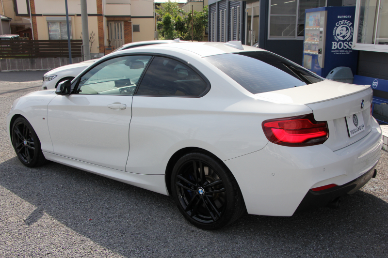 BMW 2シリーズ M240iｸｰﾍﾟ後期 340馬力 B58新ｴﾝｼﾞﾝ ﾋｰﾀｰ赤革 ｱﾀﾞﾌﾟﾃｨﾌﾞMｻｽ 追従ACC LEDﾍｯﾄﾞﾗｲﾄ&ﾃｰﾙ ﾀｯﾁ画面HDDﾅﾋﾞPｱｼｽﾄ 衝突軽減ﾌﾞﾚｰｷ 車線逸脱警告 歩行者警告 ﾊﾟﾄﾞﾙｼﾌﾄ ｽﾏｰﾄｷｰ 18AW Mｽﾎﾟｰﾂﾌﾞﾚｰｷ 2年保証