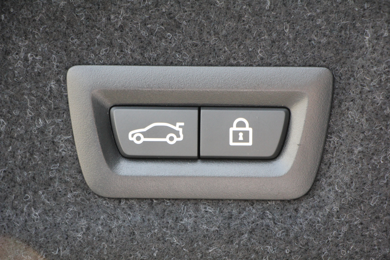 BMW 3シリーズ 330e Mｽﾎﾟｰﾂ ﾊｲﾗｲﾝ ｲﾉﾍﾞｰｼｮﾝ&ｺﾝﾌｫｰﾄP PHEV ﾋｰﾀｰ黒革 ﾚｰｻﾞｰﾗｲﾄ ｼﾞｪｽﾁｬｰC HUD 360度ｶﾒﾗ 後退ｱｼｽﾄ 追従ACC ｽﾃｱﾘﾝｸﾞｻﾎﾟｰﾄ Applecarplay ﾗﾝﾊﾞｰｻﾎﾟｰﾄ 電動ﾄﾗﾝｸ Msportﾌﾞﾚｰｷ BMWﾗｲﾌﾞｺｯｸﾋﾟｯﾄﾞ2年保証