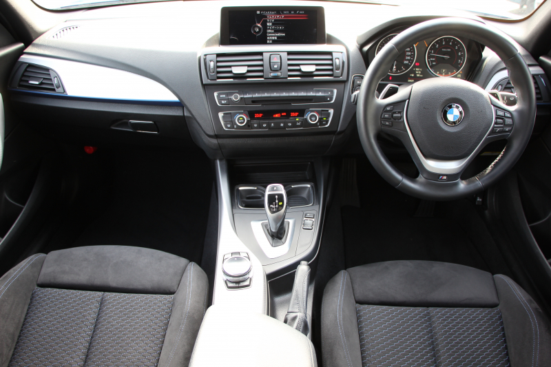 BMW 1シリーズ M135i 直6ﾀｰﾎﾞ320馬力 衝突軽減ﾌﾞﾚｰｷ 車線逸脱警告 歩行者警告 ｸﾙｺﾝ ﾌﾙｾｸﾞTV Bｶﾒﾗ ｱﾀﾞﾌﾟﾃｨﾌﾞMｻｽ ﾀｯﾁﾊﾟｯﾄﾞ対応HDDﾅﾋﾞ専用ｴｱﾛ 18AW&ﾌﾞﾚｰｷ 左右独立ｵｰﾄｴｱｺﾝ ﾊﾟﾄﾞﾙｼﾌﾄ 2年保証