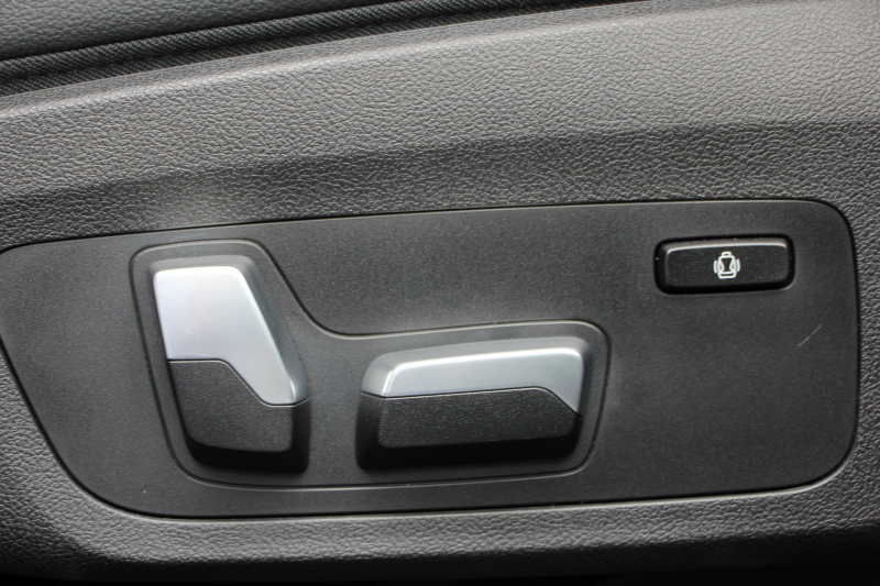 BMW 3シリーズ 320d Xdrive Mｽﾎﾟｰﾂ ﾃﾞﾋﾞｭｰP ｺﾝﾌｫｰﾄP 4WD ﾋｰﾀｰ黒革 ﾌﾞﾙｰｽﾃｯﾁ 19AW LEDﾍｯﾄﾞﾗｲﾄ ｵｰﾄﾊｲﾋﾞｰﾑ 追従ACC ｽﾃｱﾘﾝｸﾞｻﾎﾟｰﾄ ｱｯﾌﾟﾙｶｰﾌﾟﾚｲ Pｱｼｽﾄ ﾀｯﾁ画面HDDﾅﾋﾞ電動ﾄﾗﾝｸ ｽﾏｰﾄOP/CL Hifiｽﾋﾟｰｶｰ 2年保証