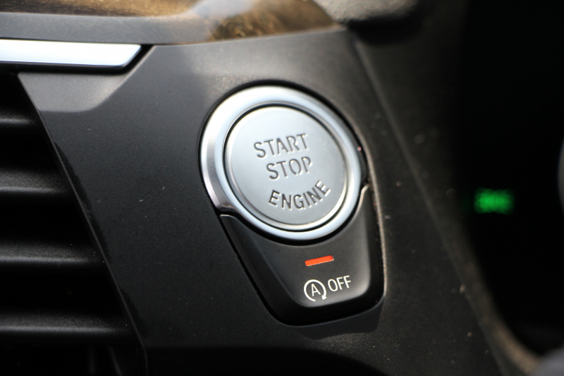 BMW X4 M40i ﾊﾟﾉﾗﾏｻﾝﾙｰﾌ ﾊｰﾏﾝｶｰﾄﾞﾝｻｳﾝﾄﾞﾍﾞﾝﾁﾚｰｼｮﾝ 360馬力 直6ﾀｰﾎﾞ全席ﾋｰﾀｰ黒革 ｱﾀﾞﾌﾟﾃｨﾌﾞMｻｽ ｱｲﾊﾞｯﾊﾛｰﾀﾞｳﾝ Mspﾌﾞﾚｰｷ 液晶ﾒｰﾀｰ 360度ｶﾒﾗ ﾀｯﾁ画面HDDﾅﾋﾞTV LEDﾍｯﾄﾞﾗｲﾄ ｵｰﾄﾊｲﾋﾞｰﾑ 電動ﾄﾗﾝｸ 専用21AW&ﾃﾞﾌ 2年保証