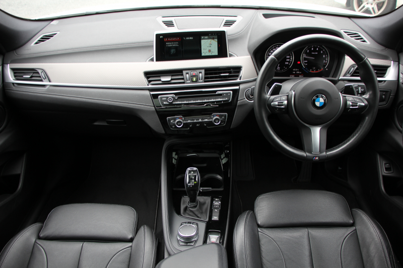 BMW X2 Xdrive20i MｽﾎﾟｰﾂX ﾃﾞﾋﾞｭｰ&ｾﾚｸﾄP ﾊｲﾗｲﾝ 4WD ﾊﾟﾉﾗﾏｻﾝﾙｰﾌ ｺﾝﾌｫｰﾄP 追従ACC HUD ﾋｰﾀｰ黒革 電動ｼｰﾄ ｵﾌﾟｼｮﾝ20AW Mﾘｱｽﾎﾟｲﾗｰ ﾀｯﾁ画面HDDﾅﾋﾞBｶﾒﾗ Pｱｼｽﾄ CD&DVD再生可能 Bluetooth接続 電動ﾄﾗﾝｸ LEDﾍｯﾄﾞﾗｲﾄ ｽﾏｰﾄｷｰ 8速AT 2年保証