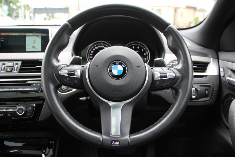 BMW X2 Xdrive20i MｽﾎﾟｰﾂX ﾃﾞﾋﾞｭｰ&ｾﾚｸﾄP ﾊｲﾗｲﾝ 4WD ﾊﾟﾉﾗﾏｻﾝﾙｰﾌ ｺﾝﾌｫｰﾄP 追従ACC HUD ﾋｰﾀｰ黒革 電動ｼｰﾄ ｵﾌﾟｼｮﾝ20AW Mﾘｱｽﾎﾟｲﾗｰ ﾀｯﾁ画面HDDﾅﾋﾞBｶﾒﾗ Pｱｼｽﾄ CD&DVD再生可能 Bluetooth接続 電動ﾄﾗﾝｸ LEDﾍｯﾄﾞﾗｲﾄ ｽﾏｰﾄｷｰ 8速AT 2年保証