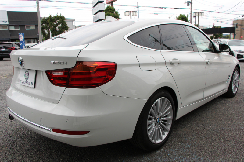 BMW 3シリーズ 320i ｸﾞﾗﾝﾂｰﾘｽﾓ ﾗｸﾞｼﾞｭｱﾘｰ 1ｵｰﾅ 追従ACC ｻﾄﾞﾙﾌﾞﾗｳﾝﾚｻﾞｰ ｼｰﾄﾋｰﾀｰ 衝突軽減ﾌﾞﾚｰｷ 車線逸脱警告 歩行者警告 ﾀｯﾁﾊﾟｯﾄﾞ対応iﾄﾞﾗｲﾌﾞHDDﾅﾋﾞBｶﾒﾗ 電動ﾄﾗﾝｸ ｽﾏｰﾄｷｰ Bluetooth接続 ｸﾛｰﾑﾗｲﾝｴｸｽﾃﾘｱ 2年保証