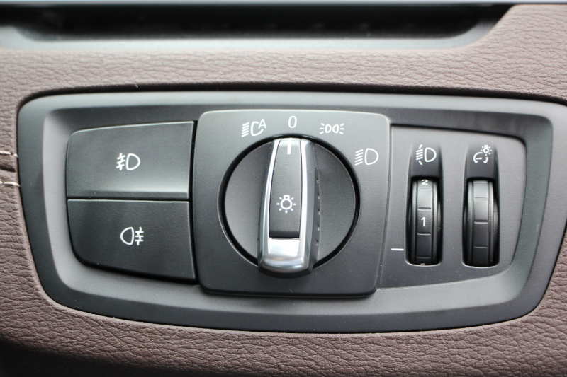 BMW X1 Xdrive18d Xﾗｲﾝ ﾊｲﾗｲﾝ&ｺﾝﾌｫｰﾄP LCI後期 ﾌｪｲｽﾘﾌﾄ後 ﾋｰﾀｰ茶革 追従ACC LEDﾍｯﾄﾞﾗｲﾄ ﾌﾙｾｸﾞTV 電動ﾄﾗﾝｸ ﾀｯﾁ画面ﾅﾋﾞ衝突軽減ﾌﾞﾚｰｷ 車線逸脱警告 歩行者警告 18AW ｳｯﾄﾞﾊﾟﾈﾙ  2年保証