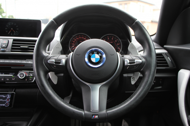 BMW 2シリーズ M240i ｸｰﾍﾟ変更後NEWｴﾝｼﾞﾝ B58直6ﾀｰﾎﾞ340馬力 ﾋｰﾀ-黒革 ｱﾀﾞﾌﾟﾃｨﾌﾞMｻｽ Mspﾌﾞﾚｰｷ HDDﾅﾋﾞBluetooth接続 Bｶﾒﾗ 衝突軽減ﾌﾞﾚｰｷ 車線逸脱警告 歩行者警告 ﾌﾞﾚｰｷ付ｸﾙｺﾝ ｽﾏｰﾄｷｰ ﾊﾟﾄﾞﾙｼﾌﾄ 2年保証