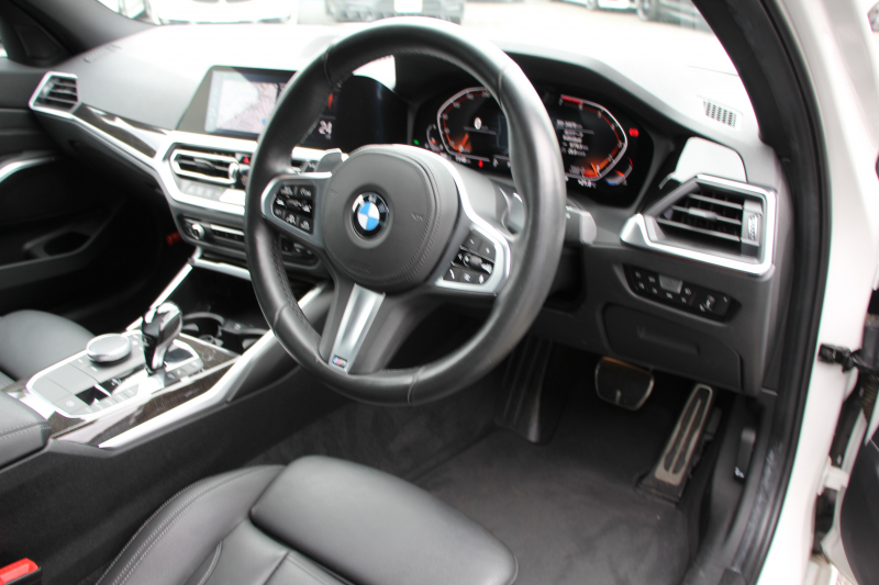 BMW 3シリーズ 320i Mｽﾎﾟｰﾂ ﾊｲﾗｲﾝ ﾌｧｽﾄﾄﾗｯｸ&ｺﾝﾌｫｰﾄP ﾋｰﾀｰ黒革 HUD ｱﾀﾞﾌﾟﾃｨﾌﾞMｻｽ Mspﾌﾞﾚｰｷ 19AW ﾀｯﾁﾊﾟﾈﾙ対応HDDﾅﾋﾞｱｯﾌﾟﾙｶｰﾌﾟﾚｲ 電動ﾄﾗﾝｸ LEDﾍｯﾄﾞﾗｲﾄ ｵｰﾄﾊｲﾋﾞｰﾑ Pｱｼｽﾄ 追従ACC ｽﾃｱｻﾎﾟｰﾄ 2年保証