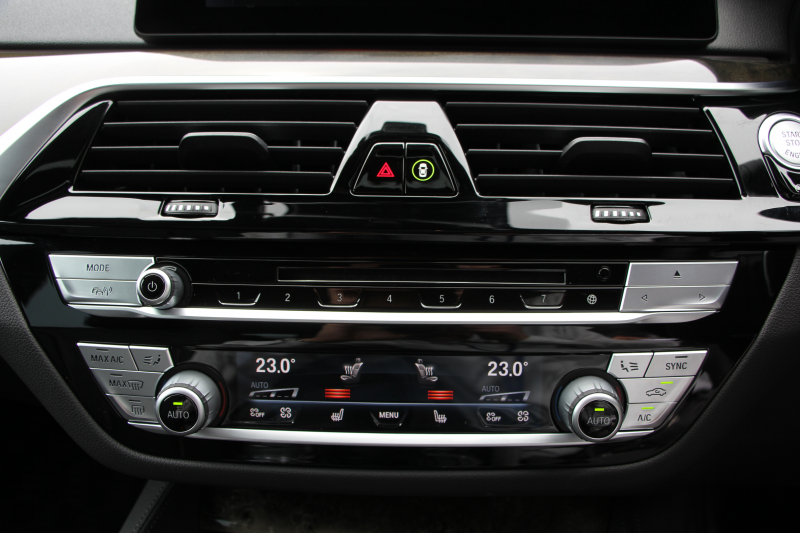 BMW 6シリーズ 630i ｸﾞﾗﾝﾂｰﾘｽﾓ Mｽﾎﾟｰﾂ ｾﾚｸﾄ&ｲﾉﾍﾞｰｼｮﾝP ﾊﾟﾉﾗﾏｻﾝﾙｰﾌ 全席ﾋｰﾀｰ黒革 ﾊｰﾏﾝｶｰﾄﾞﾝ ﾃﾞｨｽﾌﾟﾚｲｷｰ ﾘﾓｰﾄﾊﾟｰｷﾝｸﾞﾘｱｼｰﾄ可倒調整 ｼﾞｪｽﾁｬｰｺﾝﾄﾛｰﾙ LEDﾍｯﾄﾞﾗｲﾄ 360度ｶﾒﾗ HUD 追従ACC ﾜｲﾔﾚｽ充電 4ｿﾞｰﾝｴｱｺﾝ 2年保証