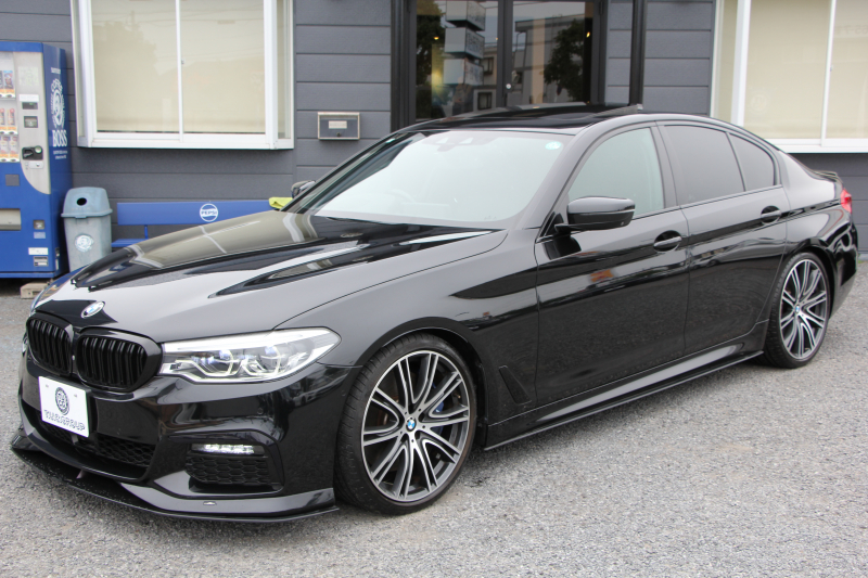 BMW 5シリーズ 540i Xdrive Mｽﾎﾟｰﾂ ｾﾚｸﾄ&ｺﾝﾌｫｰﾄP 4WD ACｼｭﾆｯﾂｧｰｴｱﾛ&ﾏﾌﾗｰ 変更後ﾒｰﾀｰ ｻﾝﾙｰﾌ 直6ﾀｰﾎﾞ全席ﾋｰﾀｰ黒革 ﾊｰﾏﾝｶｰﾄﾞﾝ ｺﾝﾌｫｰﾄｼｰﾄ&ﾏｯｻｰｼﾞ&ｱｸﾃｨﾌﾞﾍﾞﾝﾁﾚｰｼｮﾝ HUD ｼﾞｪｽﾁｬｰC 4ｿﾞｰﾝｴｱｺﾝ individual20AW 2年保証