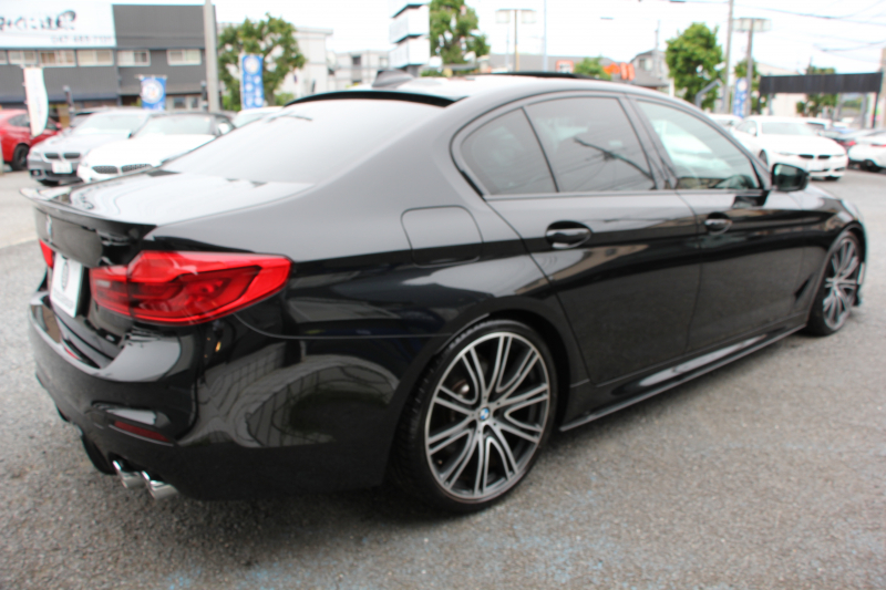 BMW 5シリーズ 540i Xdrive Mｽﾎﾟｰﾂ ｾﾚｸﾄ&ｺﾝﾌｫｰﾄP 4WD ACｼｭﾆｯﾂｧｰｴｱﾛ&ﾏﾌﾗｰ 変更後ﾒｰﾀｰ ｻﾝﾙｰﾌ 直6ﾀｰﾎﾞ全席ﾋｰﾀｰ黒革 ﾊｰﾏﾝｶｰﾄﾞﾝ ｺﾝﾌｫｰﾄｼｰﾄ&ﾏｯｻｰｼﾞ&ｱｸﾃｨﾌﾞﾍﾞﾝﾁﾚｰｼｮﾝ HUD ｼﾞｪｽﾁｬｰC 4ｿﾞｰﾝｴｱｺﾝ individual20AW 2年保証