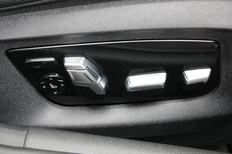 BMW 5シリーズ 540i Xdrive Mｽﾎﾟｰﾂ ｾﾚｸﾄ&ｺﾝﾌｫｰﾄP 4WD ACｼｭﾆｯﾂｧｰｴｱﾛ&ﾏﾌﾗｰ 変更後ﾒｰﾀｰ ｻﾝﾙｰﾌ 直6ﾀｰﾎﾞ全席ﾋｰﾀｰ黒革 ﾊｰﾏﾝｶｰﾄﾞﾝ ｺﾝﾌｫｰﾄｼｰﾄ&ﾏｯｻｰｼﾞ&ｱｸﾃｨﾌﾞﾍﾞﾝﾁﾚｰｼｮﾝ HUD ｼﾞｪｽﾁｬｰC 4ｿﾞｰﾝｴｱｺﾝ individual20AW 2年保証