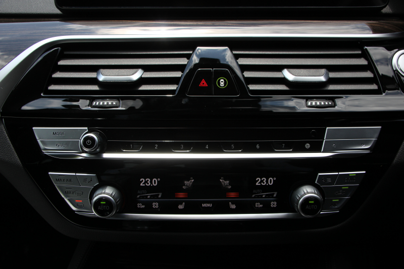 BMW 5シリーズ 523d Xdrive ﾗｸﾞｼﾞｭｱﾘｰ ｴﾃﾞｨｼｮﾝｼﾞｮｲﾌﾟﾗｽ LCI後期 ｴｸｽｸﾙｰｼﾌﾞﾅｯﾊﾟﾚｻﾞｰP ﾌﾞﾗｯｸﾅｯﾊﾟﾚｻﾞｰ 全席ﾋｰﾀｰ ﾊｰﾏﾝｶｰﾄﾞﾝｻﾗｳﾝﾄﾞｵﾌﾟｼｮﾝ19AW 4ｿﾞｰﾝｴｱｺﾝ 360度ｶﾒﾗ ｱｯﾌﾟﾙｰﾌﾟﾚｲ 追従ACC LEDﾍｯﾄﾞﾗｲﾄ HUD 電動ﾄﾗﾝｸ 2年保証