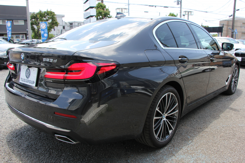 BMW 5シリーズ 523d Xdrive ﾗｸﾞｼﾞｭｱﾘｰ ｴﾃﾞｨｼｮﾝｼﾞｮｲﾌﾟﾗｽ LCI後期 ｴｸｽｸﾙｰｼﾌﾞﾅｯﾊﾟﾚｻﾞｰP ﾌﾞﾗｯｸﾅｯﾊﾟﾚｻﾞｰ 全席ﾋｰﾀｰ ﾊｰﾏﾝｶｰﾄﾞﾝｻﾗｳﾝﾄﾞｵﾌﾟｼｮﾝ19AW 4ｿﾞｰﾝｴｱｺﾝ 360度ｶﾒﾗ ｱｯﾌﾟﾙｰﾌﾟﾚｲ 追従ACC LEDﾍｯﾄﾞﾗｲﾄ HUD 電動ﾄﾗﾝｸ 2年保証